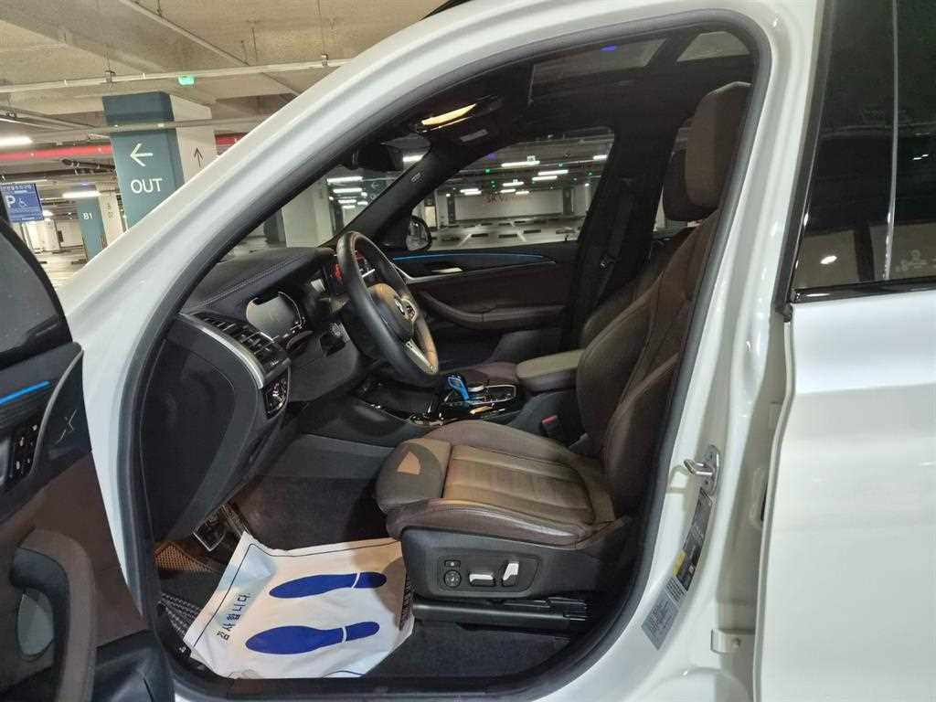 BMW iX3 — photo 06