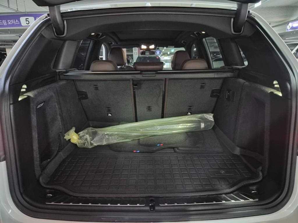 BMW iX3 — photo 17