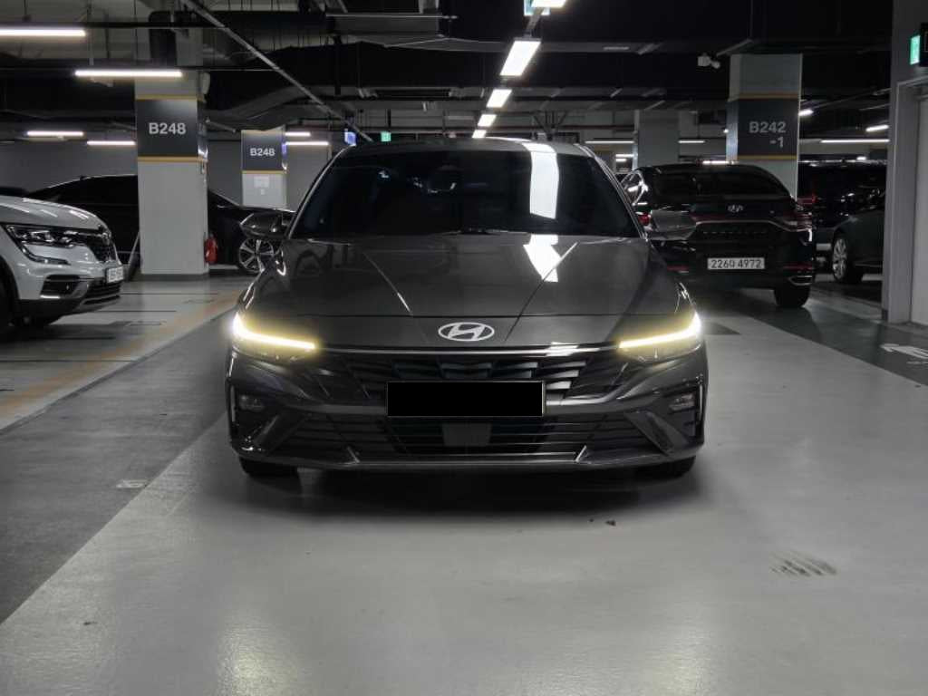 Hyundai Avante — photo 02