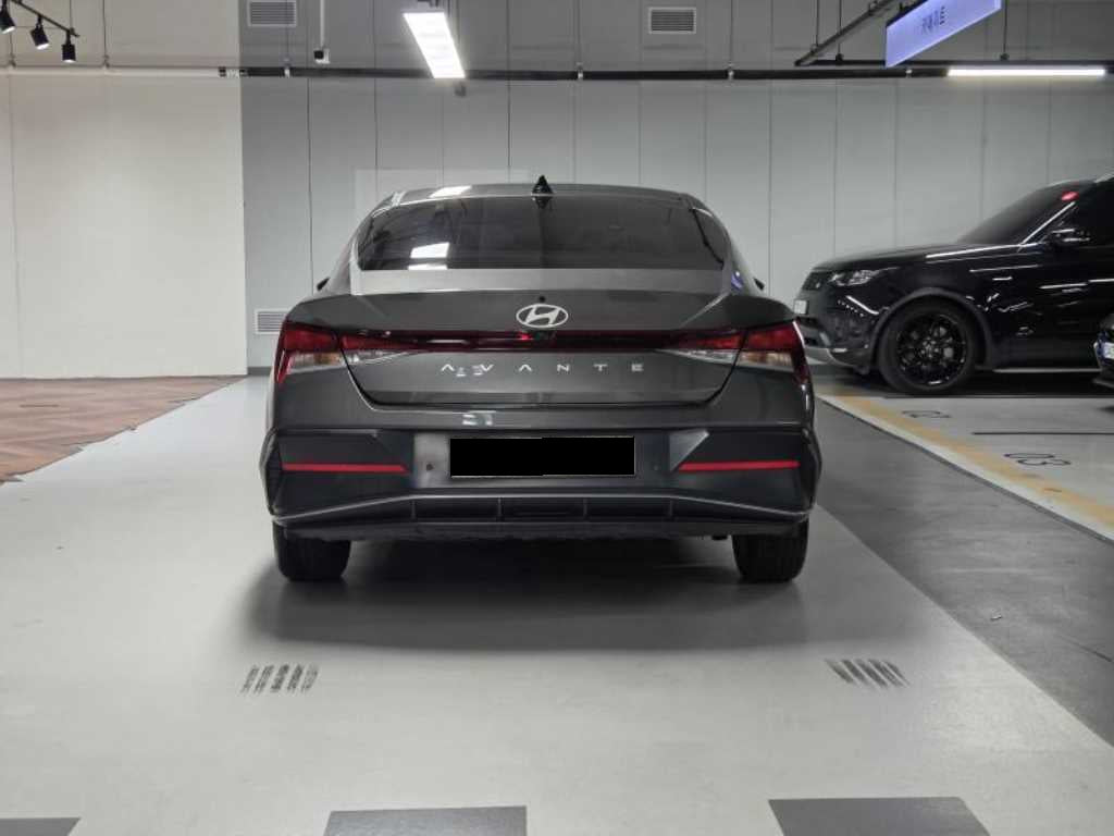 Hyundai Avante — photo 03
