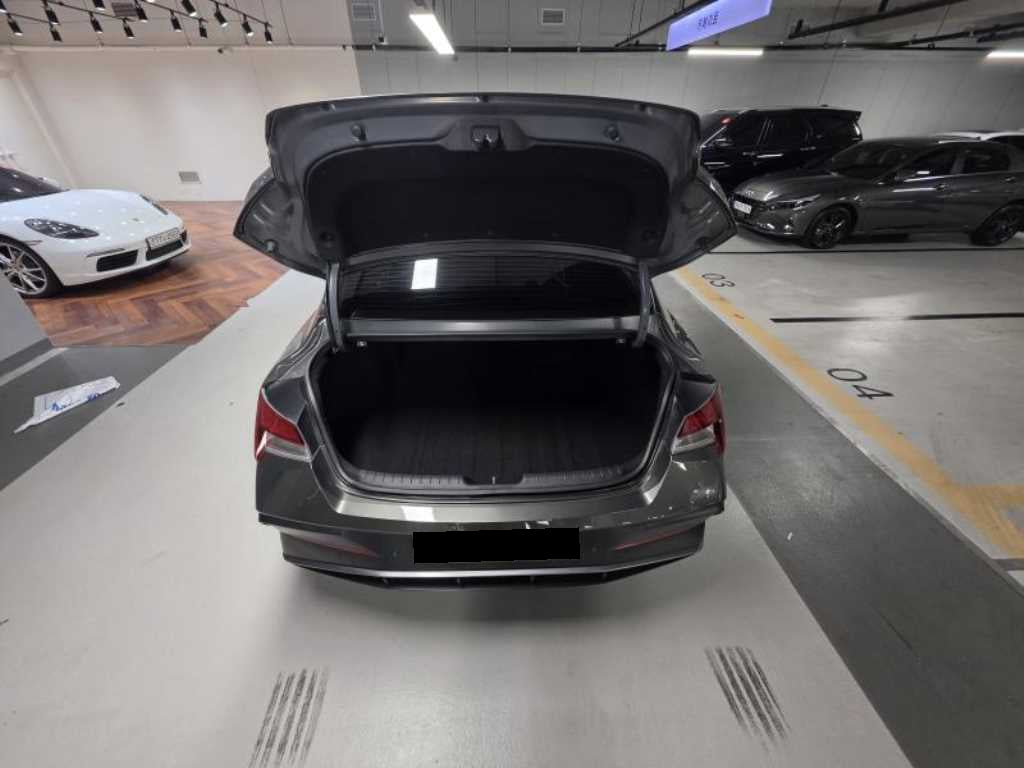 Hyundai Avante — photo 06