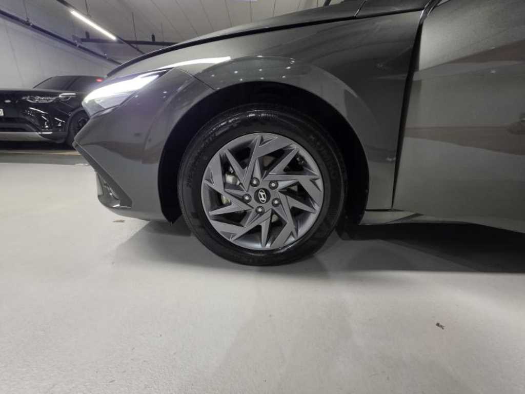 Hyundai Avante — photo 07