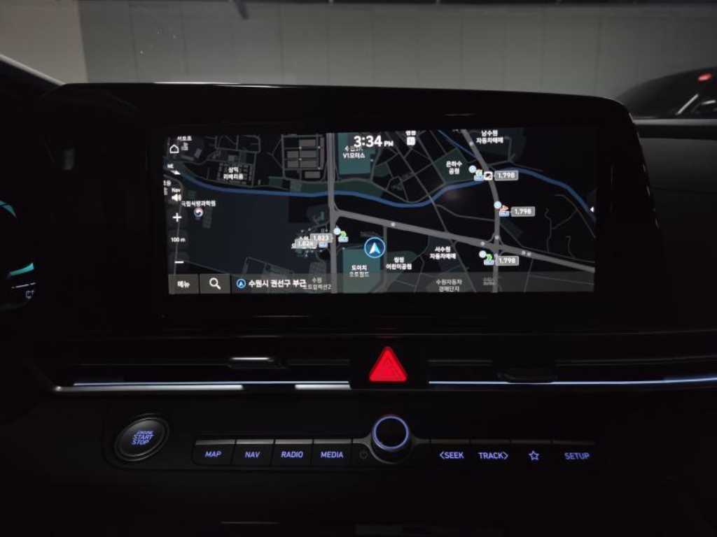 Hyundai Avante — photo 19