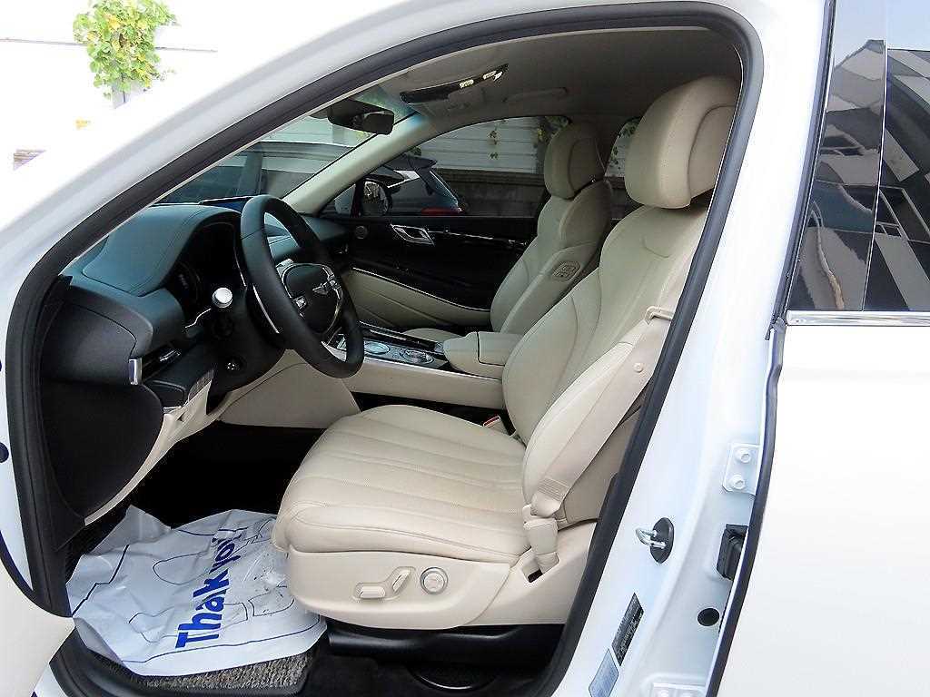 Genesis GV80 — photo 06