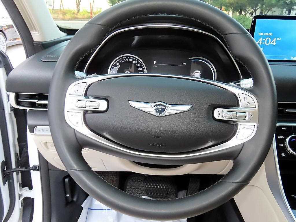 Genesis GV80 — photo 09