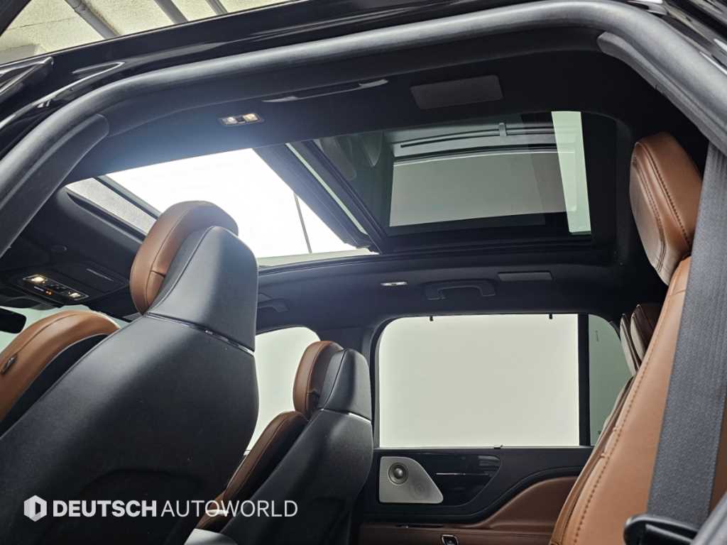 Lincoln Aviator — photo 18