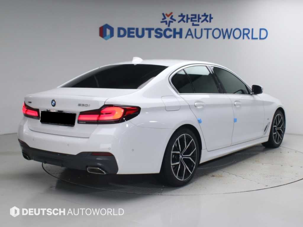 BMW 5-Series — photo 02