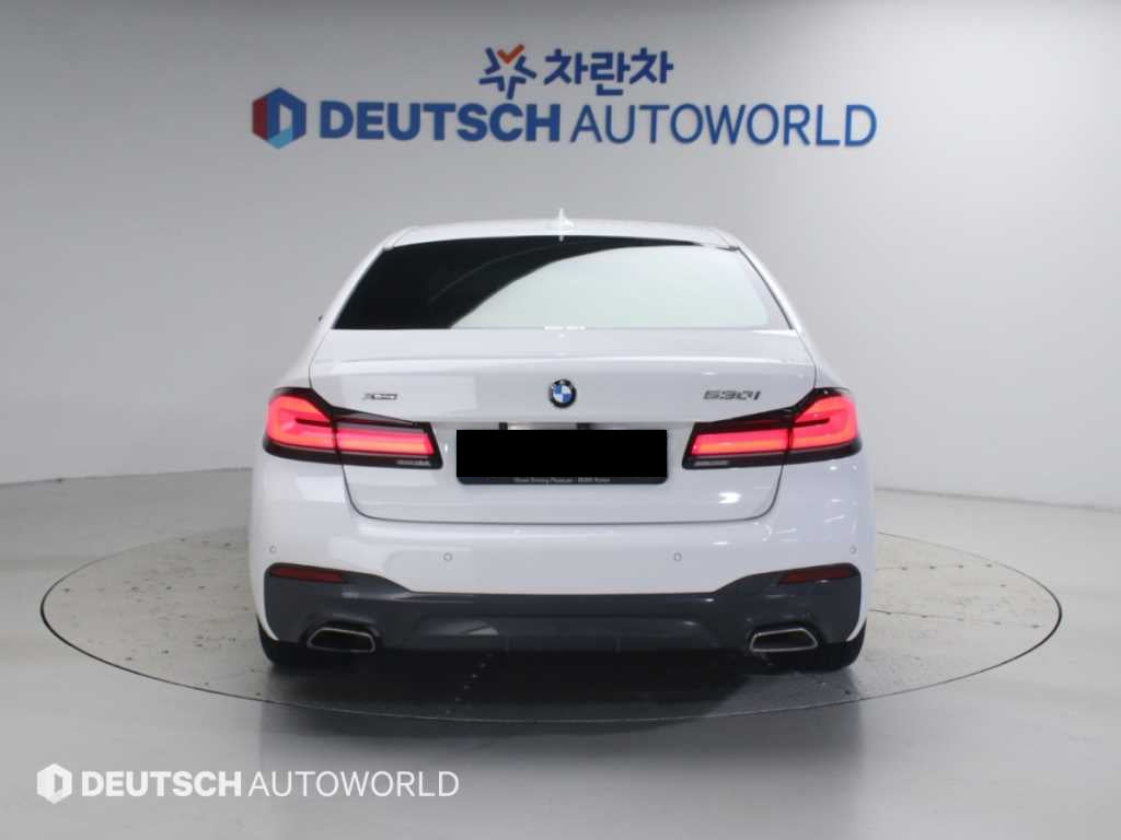BMW 5-Series — photo 04