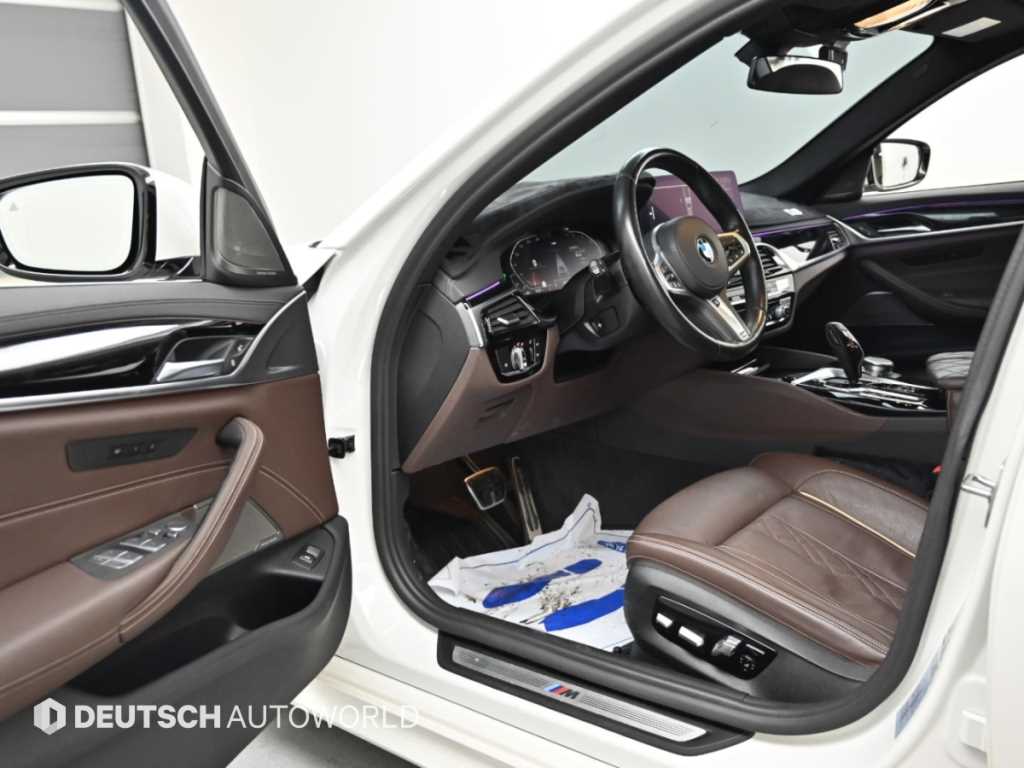 BMW 5-Series — photo 11
