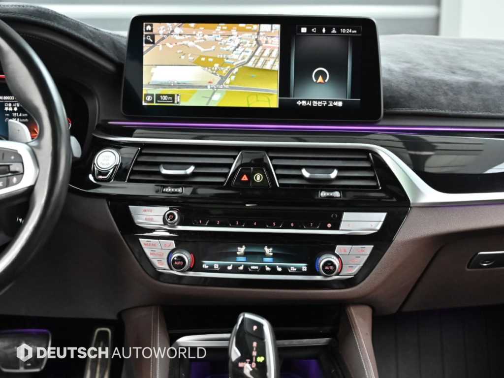 BMW 5-Series — photo 14