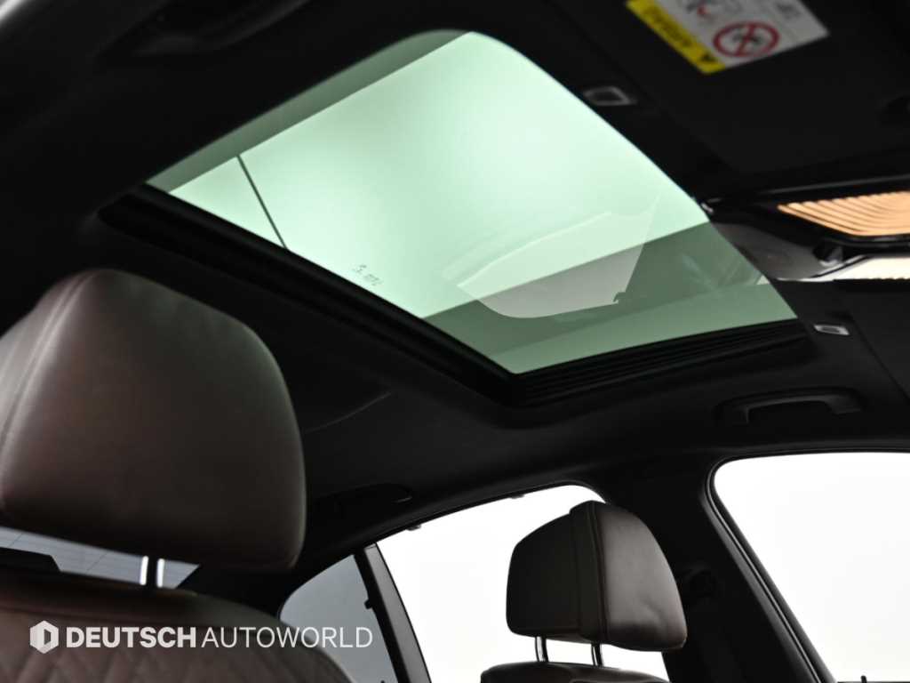 BMW 5-Series — photo 18