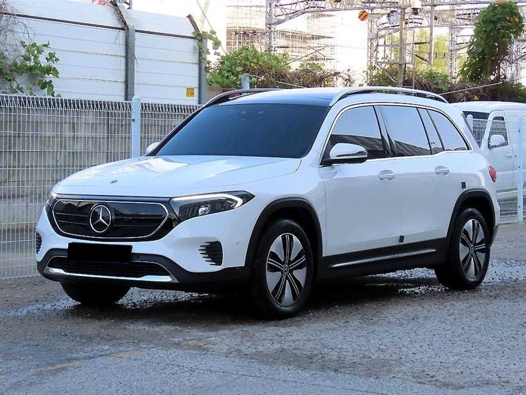 Mercedes-Benz EQB — photo 03