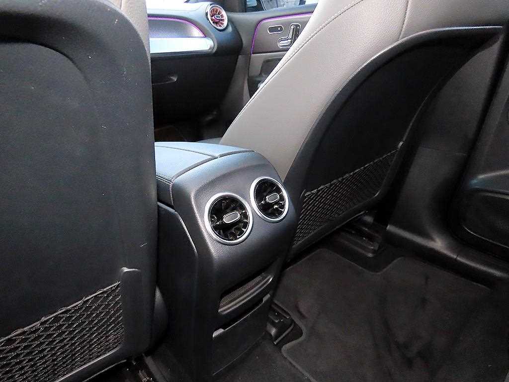 Mercedes-Benz EQB — photo 16