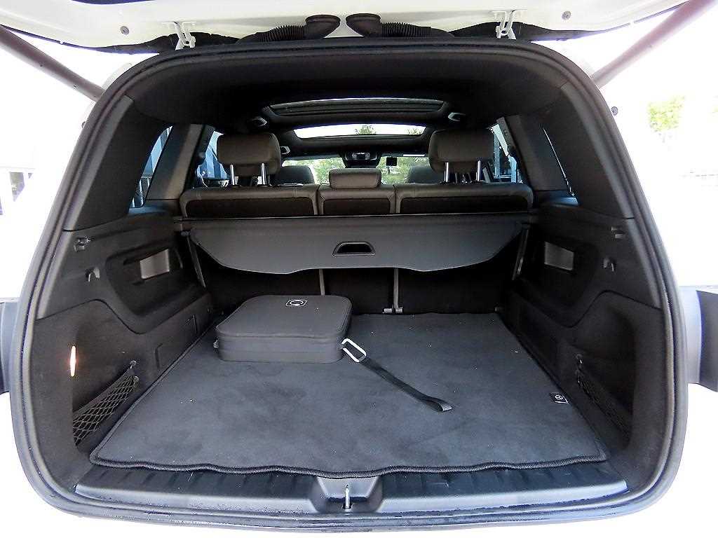 Mercedes-Benz EQB — photo 18