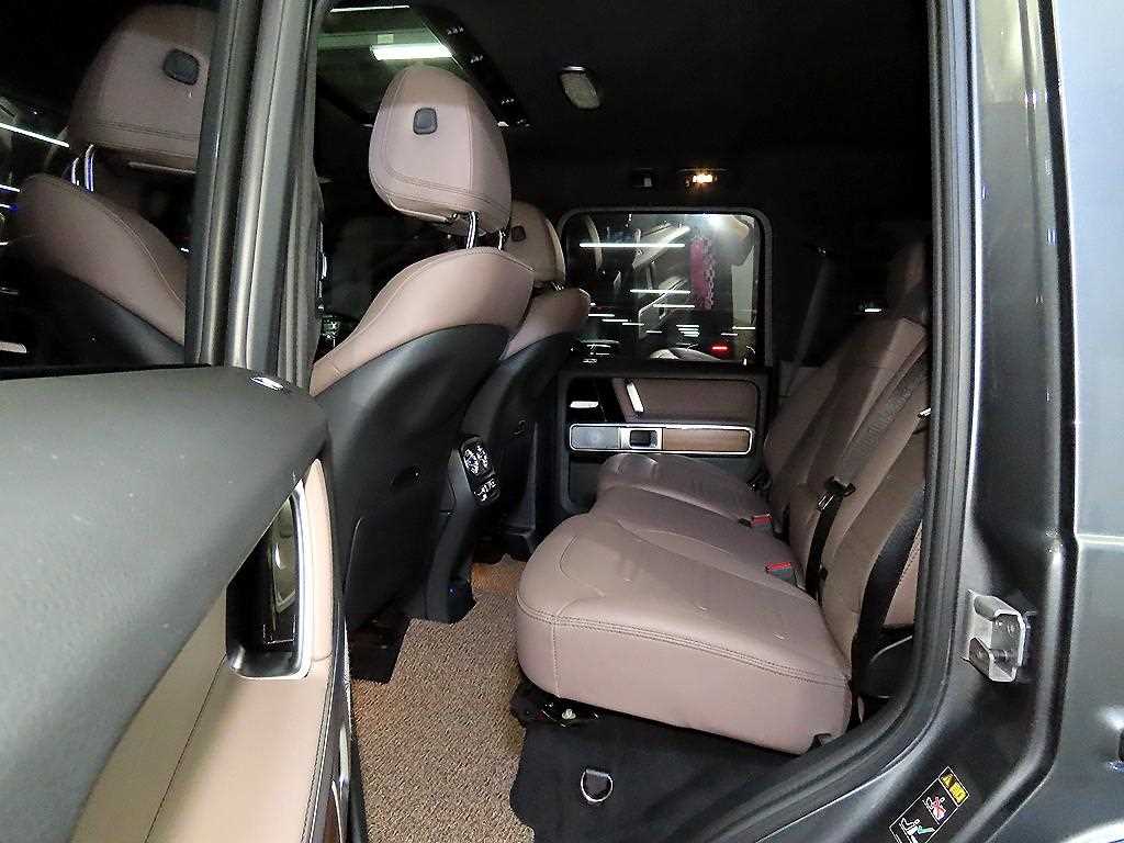 Mercedes-Benz G-Class — photo 07