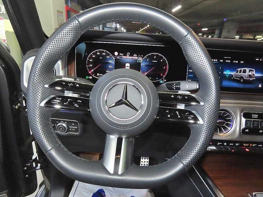 Mercedes-Benz G-Class — photo 08