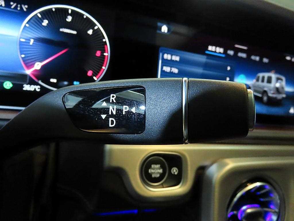 Mercedes-Benz G-Class — photo 12