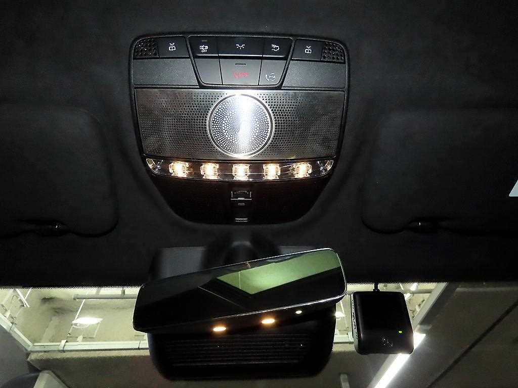 Mercedes-Benz G-Class — photo 15