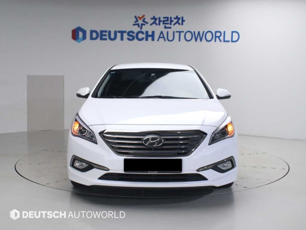 Hyundai Sonata — photo 03