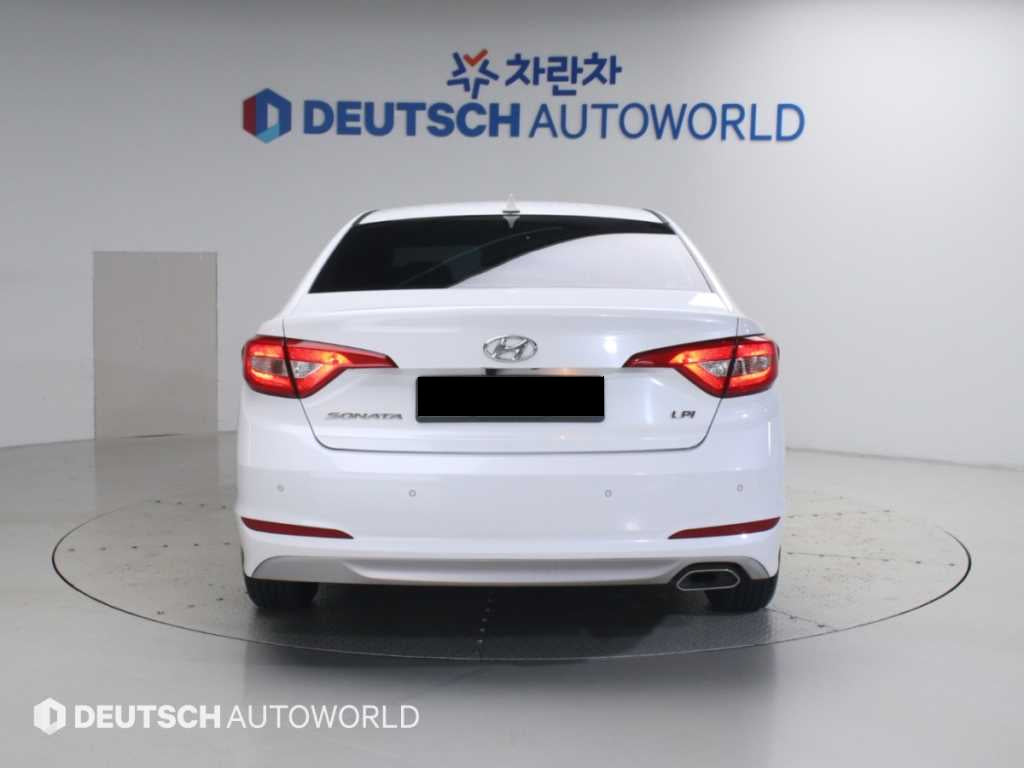 Hyundai Sonata — photo 04