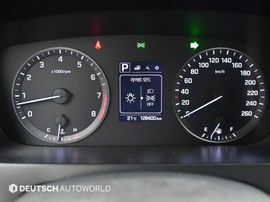 Hyundai Sonata — photo 08