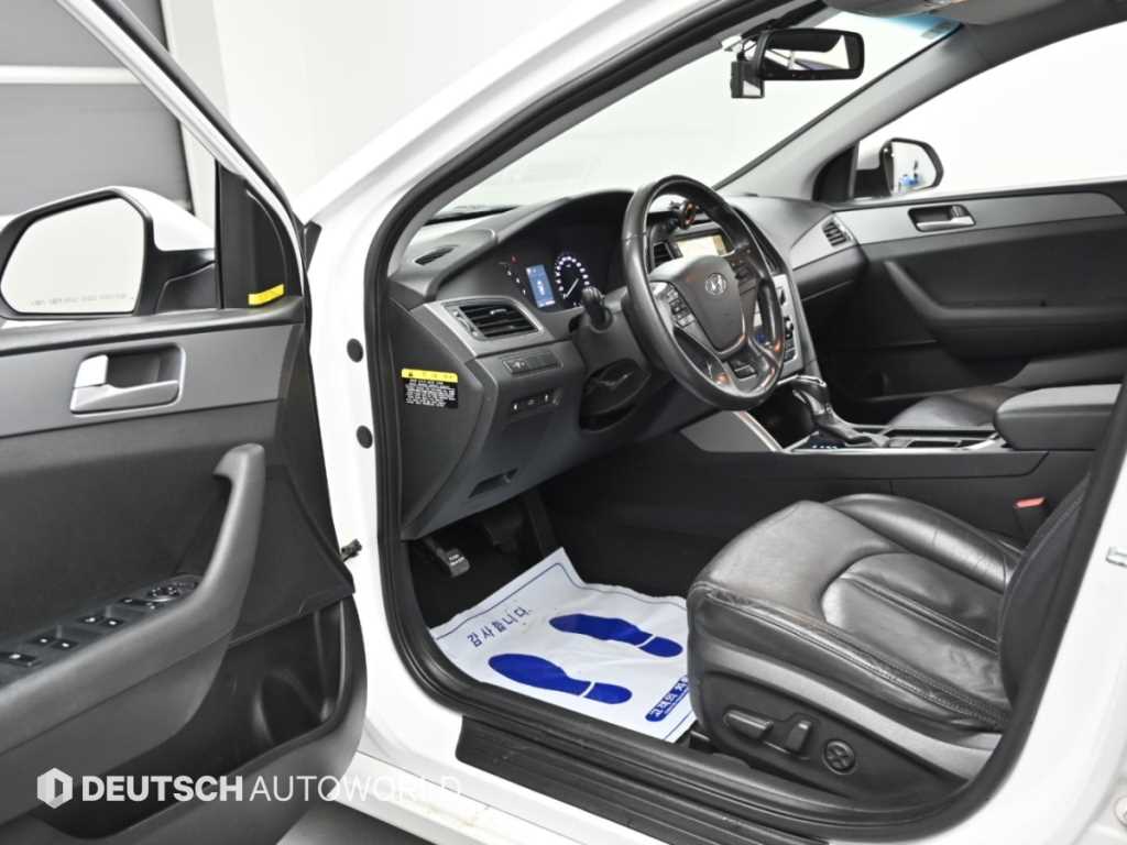 Hyundai Sonata — photo 11