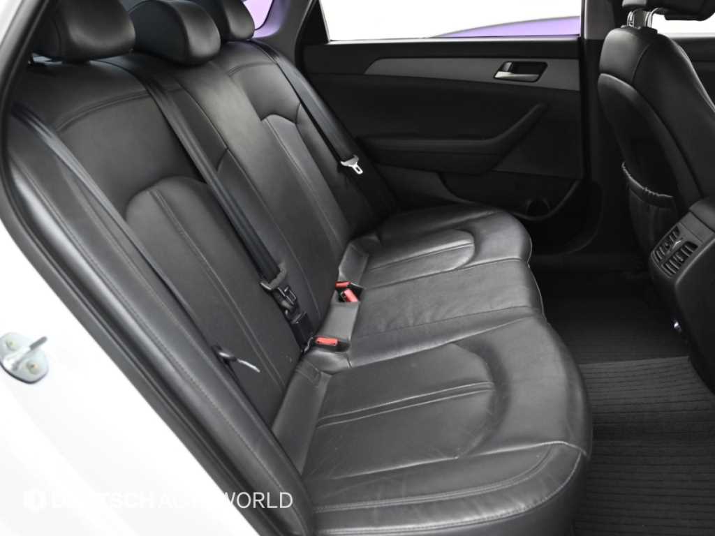 Hyundai Sonata — photo 12