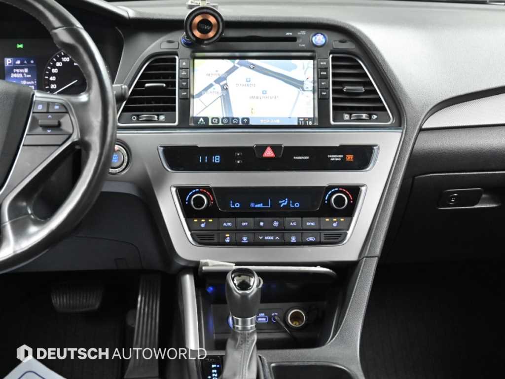 Hyundai Sonata — photo 14