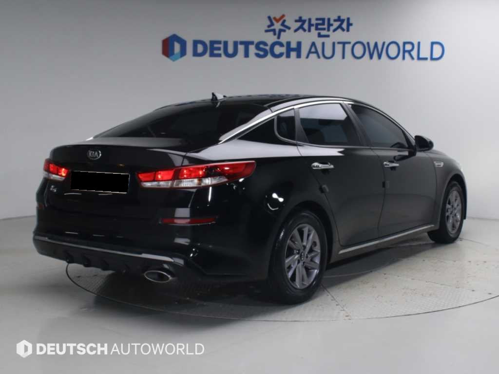 Kia K5 — photo 02