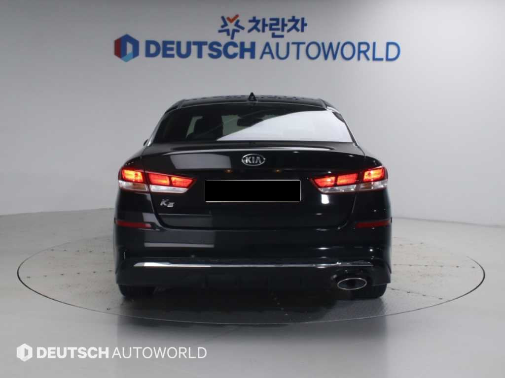 Kia K5 — photo 04