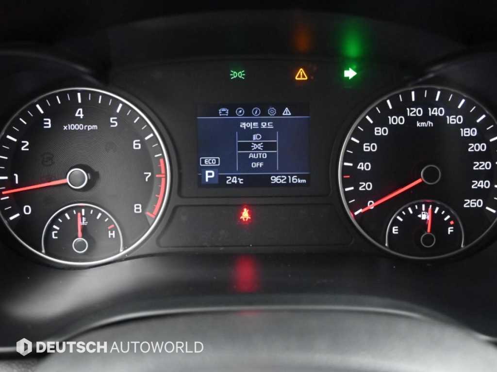 Kia K5 — photo 08