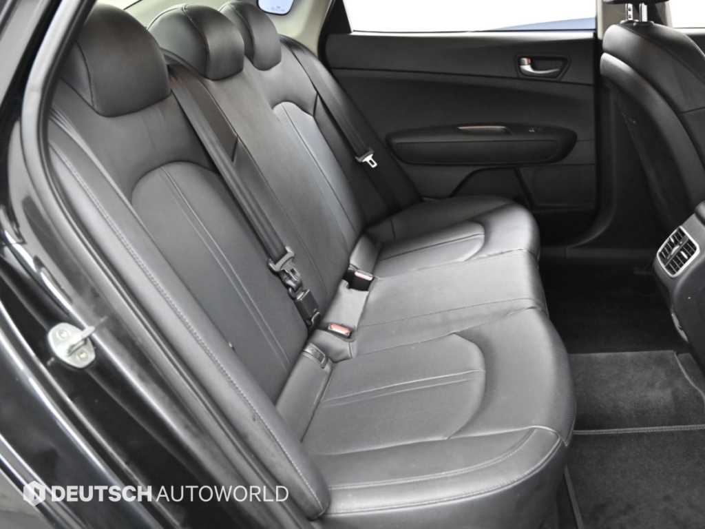 Kia K5 — photo 12