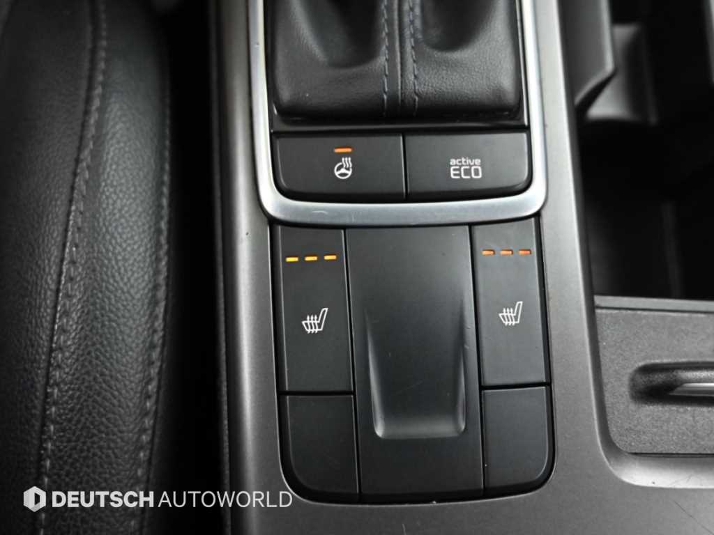 Kia K5 — photo 17
