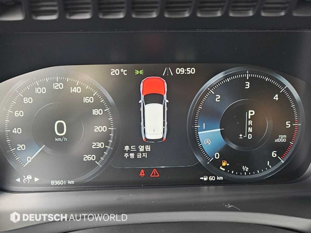 Volvo XC90 — photo 08