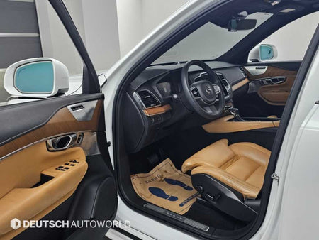 Volvo XC90 — photo 11