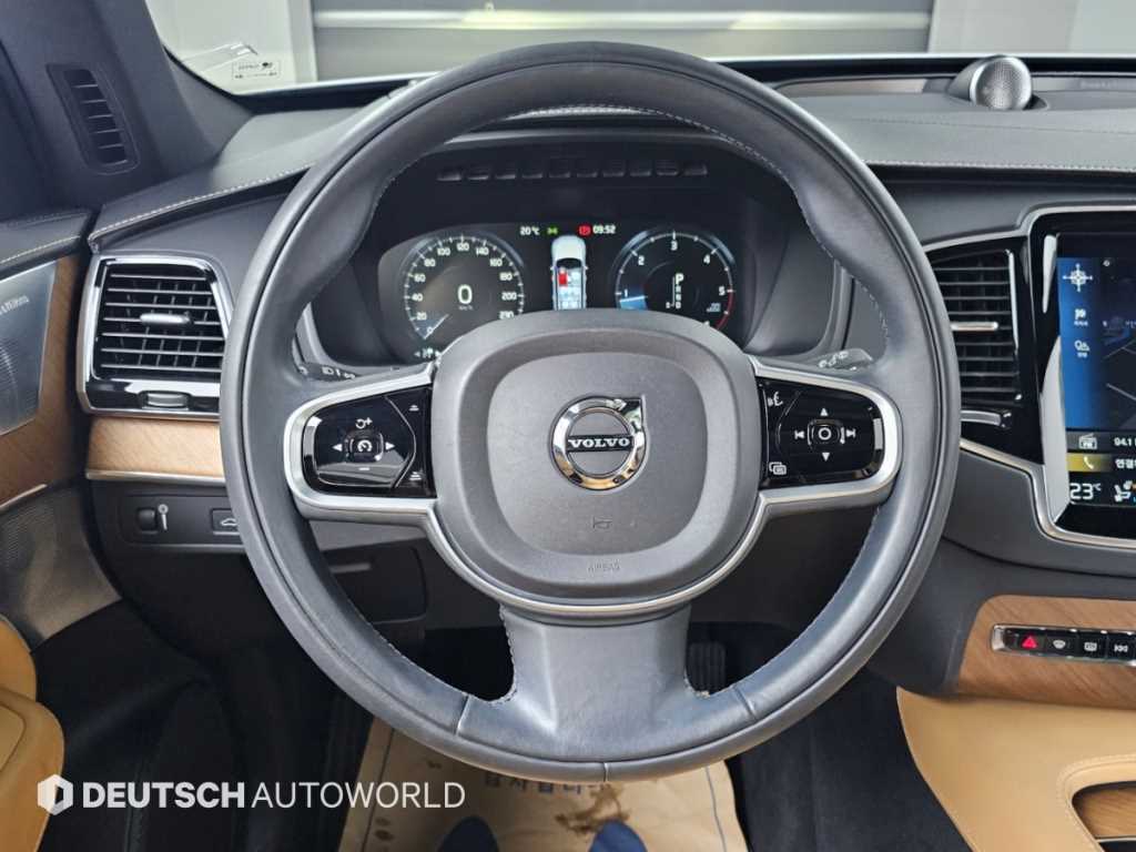 Volvo XC90 — photo 13