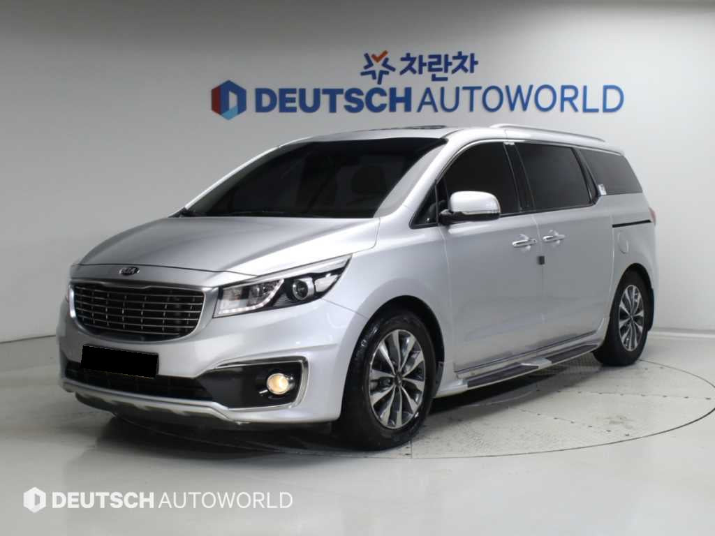 Kia Carnival — photo 01