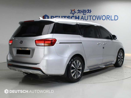 Kia Carnival — photo 02