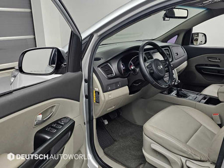 Kia Carnival — photo 11