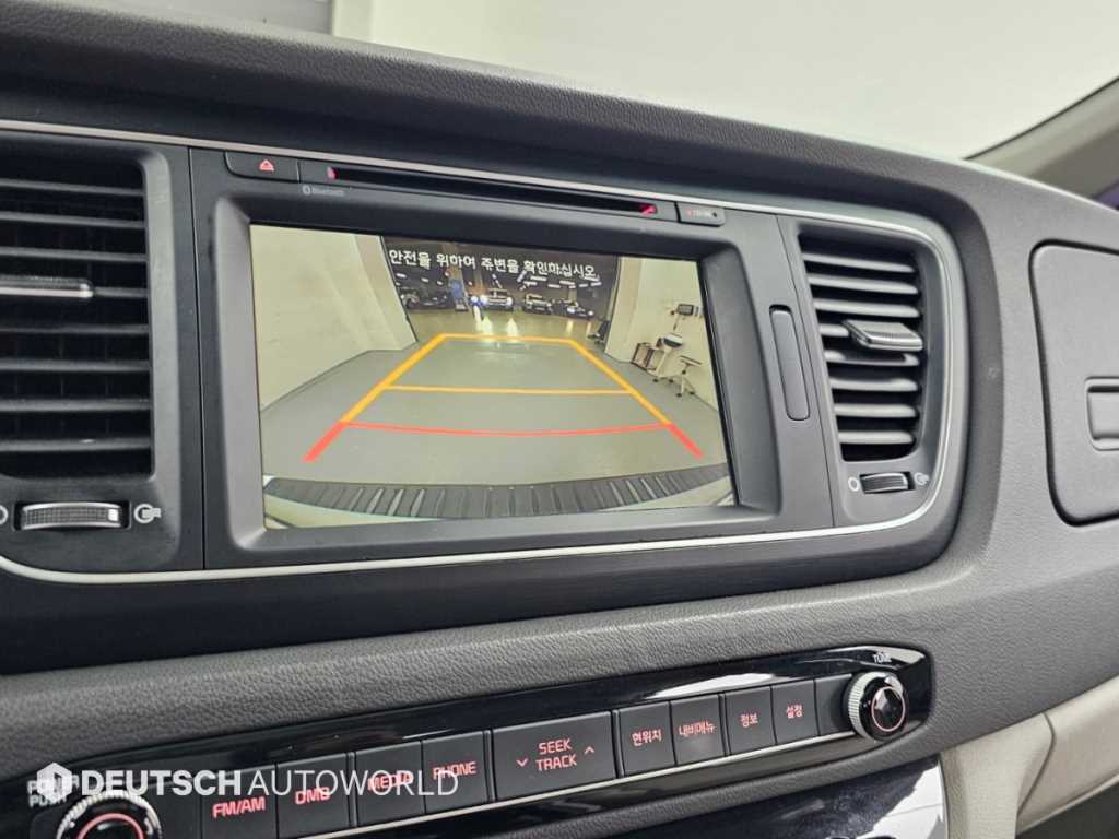Kia Carnival — photo 15