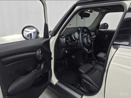 Mini Cooper — photo 11