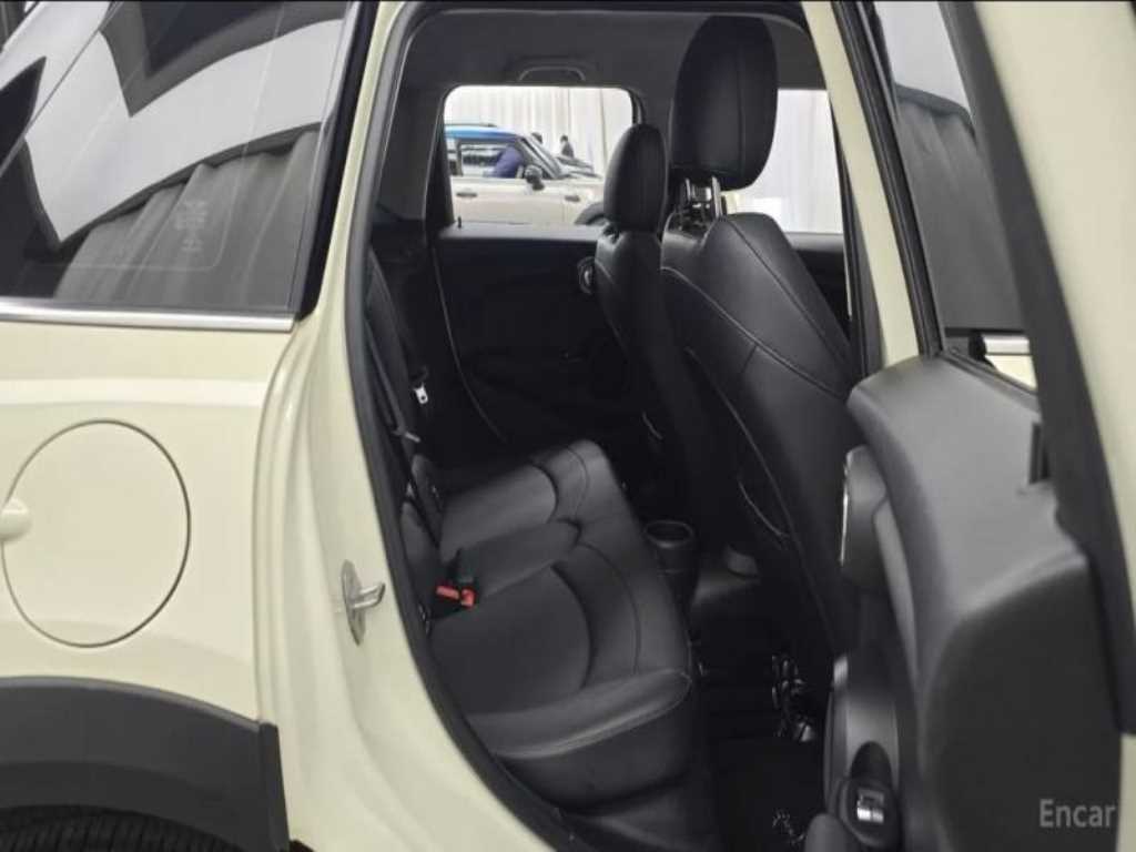 Mini Cooper — photo 12