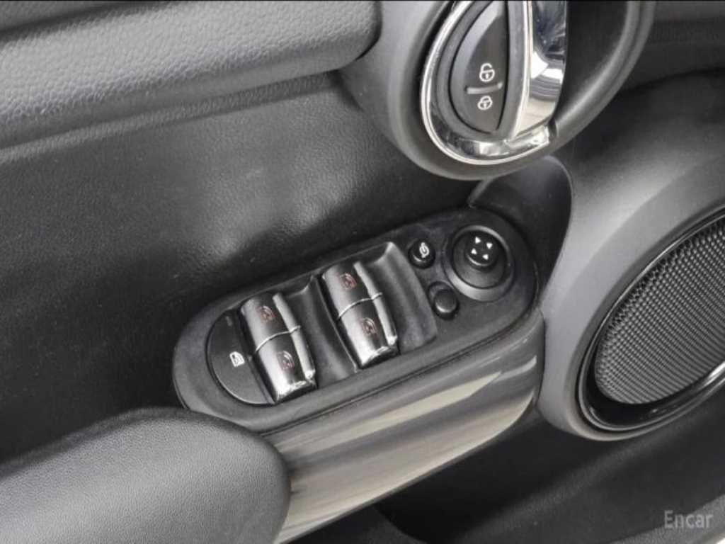 Mini Cooper — photo 14