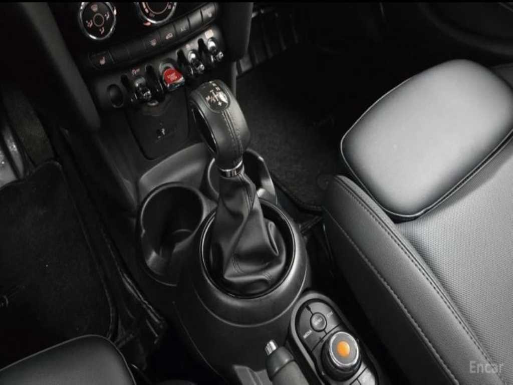 Mini Cooper — photo 16