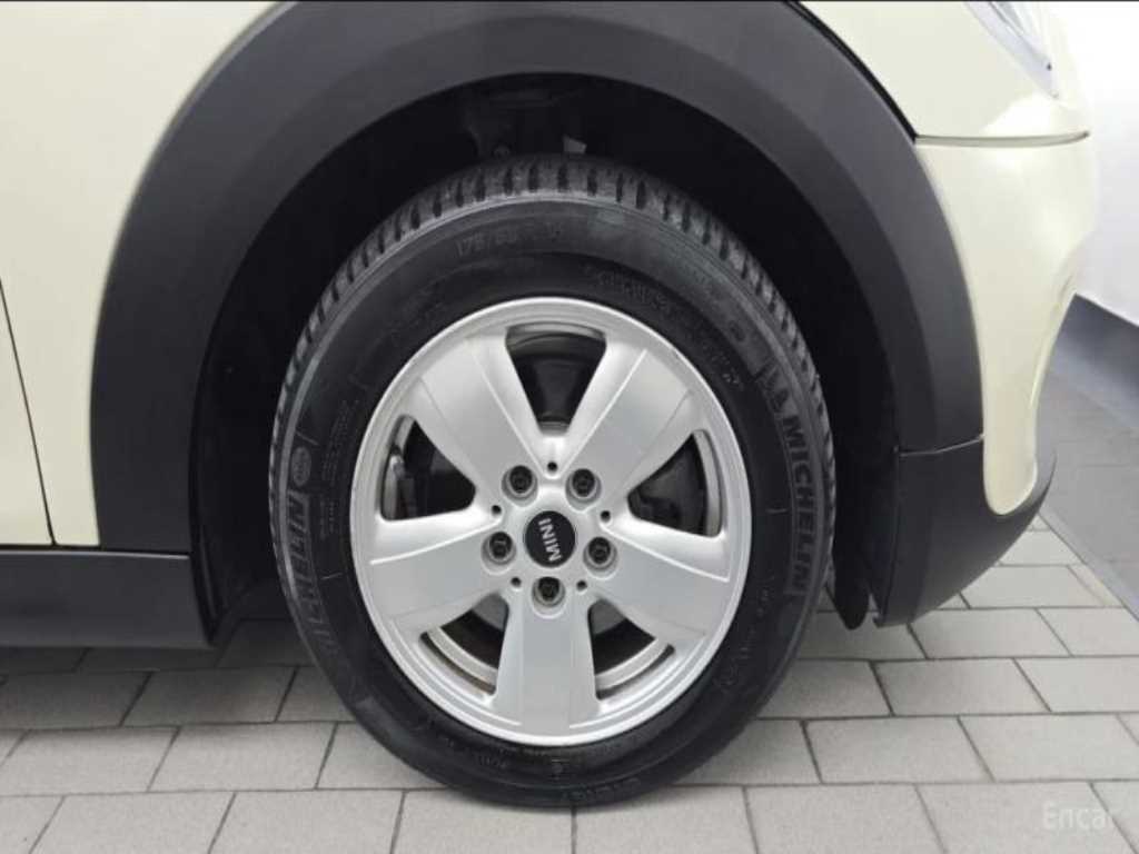 Mini Cooper — photo 18