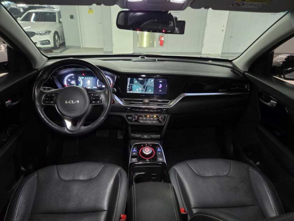 Kia Niro — photo 08