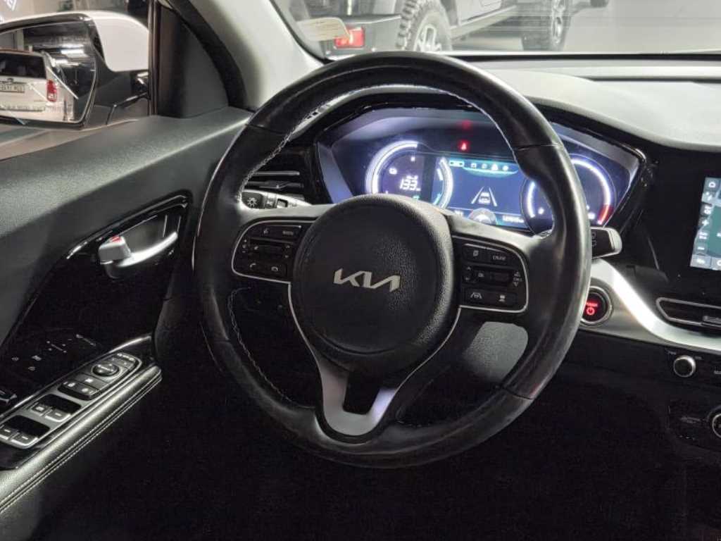 Kia Niro — photo 14