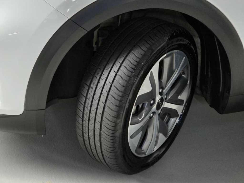 Kia Niro — photo 19