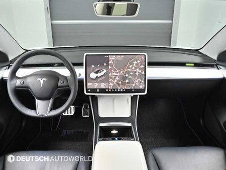 Tesla Model 3 — photo 07