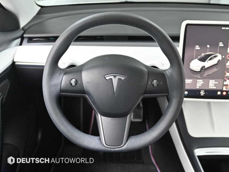 Tesla Model 3 — photo 13